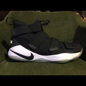 Lebron Soldier Sz 13